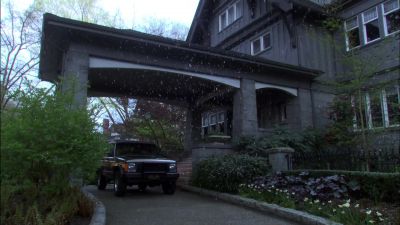 WHAT IS IT
WITH THIS PLACE? - Eureka