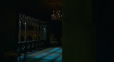 What is she doing? - Crimson Peak