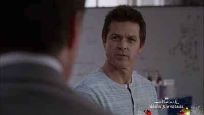 What was it that Hennessey said
he liked most - Christmas in the Air