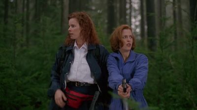 - What is it?
- I don't know. - The X-Files
