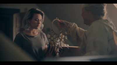 - What is it?
- It's a dream catcher. - Mystic