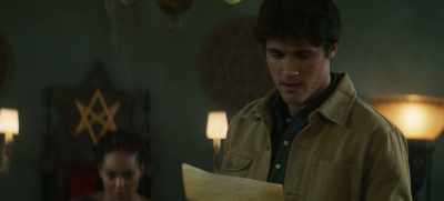 - What is it?
- It's my dad's handwriting. - The Winchesters