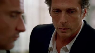 -What is it?
-It's Michael. - Prison Break