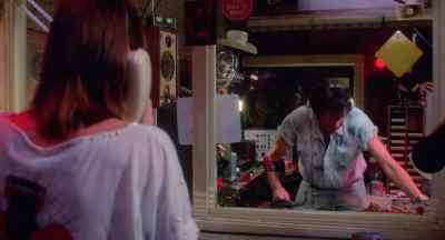 What? It just cut off. - The Texas Chainsaw Massacre 2