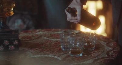 - What is it?just us?
-just us. - Peaky Blinders
