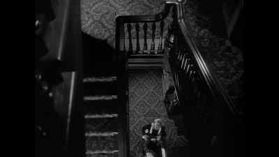 - What is it, ma'am?
- I thought I heard a shot. - Gaslight