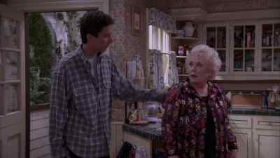 - What is it,
marie? - Everybody Loves Raymond