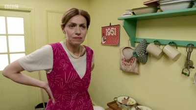 - What was it? Potatoes, cauliflower and bits of liver - all cold. - Back in Time for Dinner