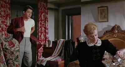 What is it? - The Kiss of the Vampire