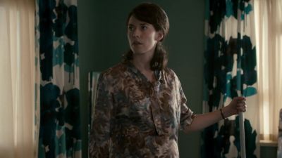 - What is it this time?
- Sorry to disturb you. - Call the Midwife