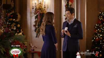 -What is it?
-Well, it's a thank you. - A Christmas Carousel