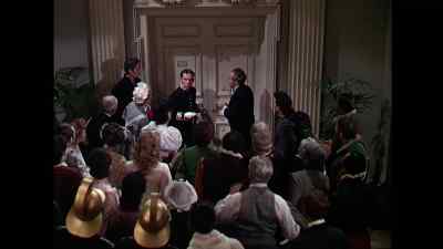 - What is it? What happened?
- Shh! - Phantom of the Opera