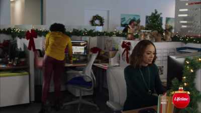 What? It's blank.
That doesn't make any sense. - Christmas Unwrapped