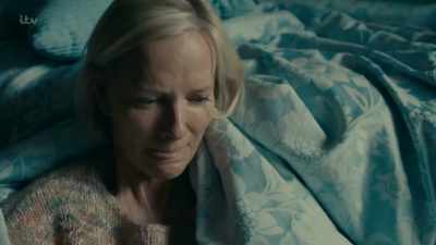 - What, it's over?
- Yeah, they've let me go, Alice. - Innocent