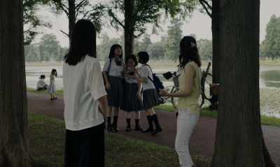 - What? It's too blurry!
- I can't tell from that! - Asako I & II