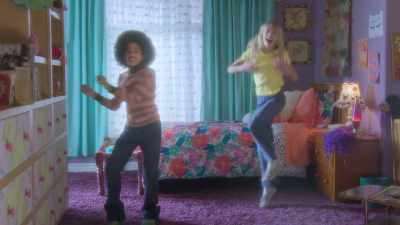 ♪ What you know-ah ♪ - AJ and the Queen