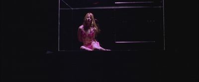 What light from yonder plexiglass breaks - Tromeo and Juliet