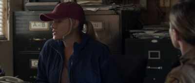 -What?
-Look, you asked me in here - Crawlspace