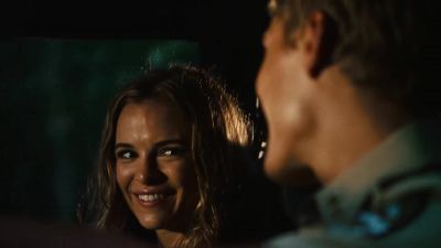 What look at us - Piranha 3DD