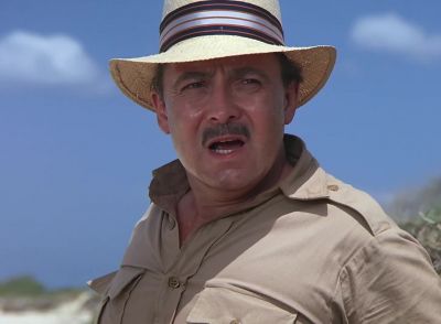 - What if Lyden sees me?
- He can't see you on this side. - Magnum, P.I.