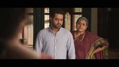 What made you come
so far in this heat? - Aravinda Sametha... Veera Raghava