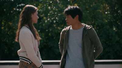 - What?
- My zit. Just say something but be honest. - American Born Chinese