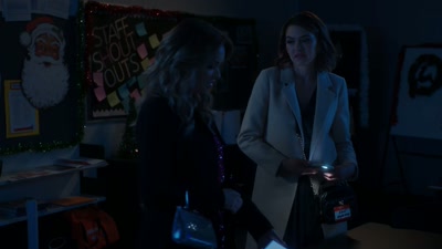 What?
Oh Elle, I'm so sorry. - Christmas Class Reunion