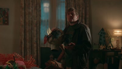 - What?
- Oh, it was on a timer, not a switch. - Extraordinary
