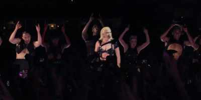 What? Put your hands
up, put your hands up. - Gaga Chromatica Ball