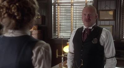 What was she doing rifling
through the evidence locker? - Murdoch Mysteries