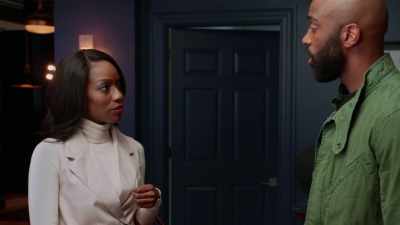 - What?
- She texted me. - Tyler Perry's Bruh