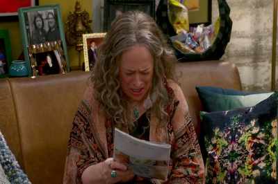 What shmuck wants to buy
pottery from a barn? - Disjointed