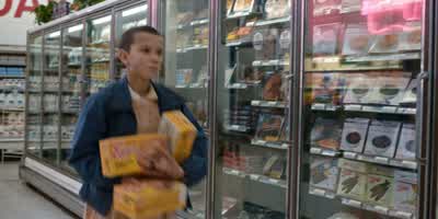 Excuse me. - Stranger Things