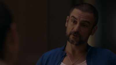- What?
- ( sniffs ) - Room 104