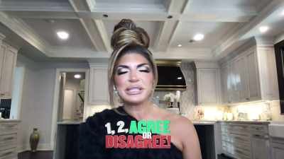 - What, Teresa?
[overlapping chatter] - The Real Housewives Ultimate Girls Trip