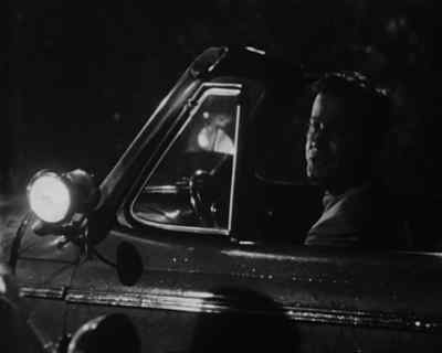 - What was that ?
- Artie, did you see it ? - Invasion of the Saucer-Men