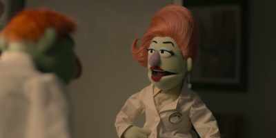 What is that busker boy doin' in here? - The Muppets Mayhem