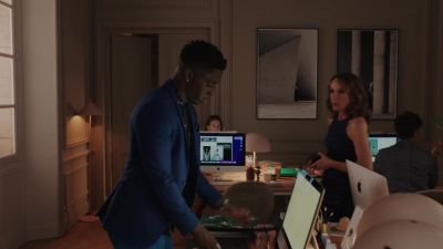 What was that? - Emily in Paris