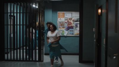 -What the fuck was that?
-I don't know, I lost it. - Wentworth