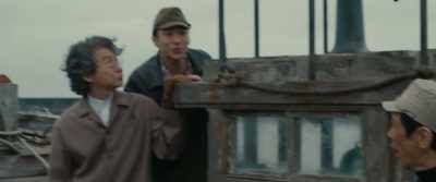 - What? The guy is useless.
- Are you an ex-pilot? - Godzilla Minus One