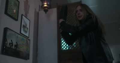 - What the hell, Amanda?
- What? You're in my house. - If I Go Missing