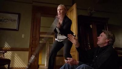- What the hell are you doing?!
- I wasn't, Vic! - Longmire