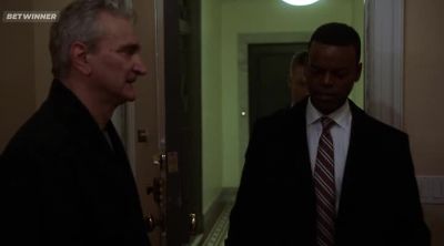 What the hell is going on? - Law & Order: Special Victims Unit
