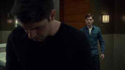 WHAT THE HELL HAPPENED
TO YOUR PHONE? - Rookie Blue
