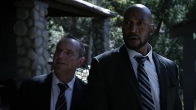 What the hell is he doing? - Marvel's Agents of S.H.I.E.L.D.