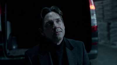 What the hell is this,
Jones? Who's this man? - Snatch