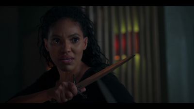 -What the hell's it doing? -It's looking for something. - First Kill