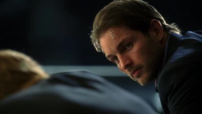 What the hell's my tie prove? - CSI: Miami