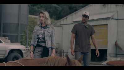 - What?
- The horse. - Mystic