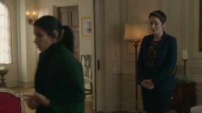 What is the Queen talking
to Harry about? - Harry & Meghan: Becoming Royal